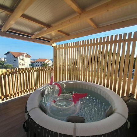 Tiny House Lily With Jacuzzi Apartment Sveti Filip i Jakov Exterior foto