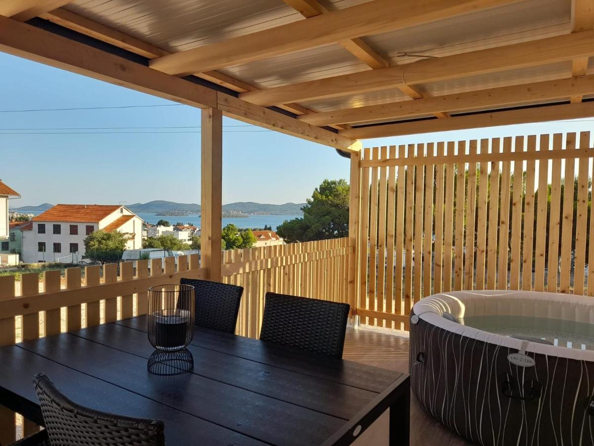 Tiny House Lily With Jacuzzi Apartment Sveti Filip i Jakov Exterior foto