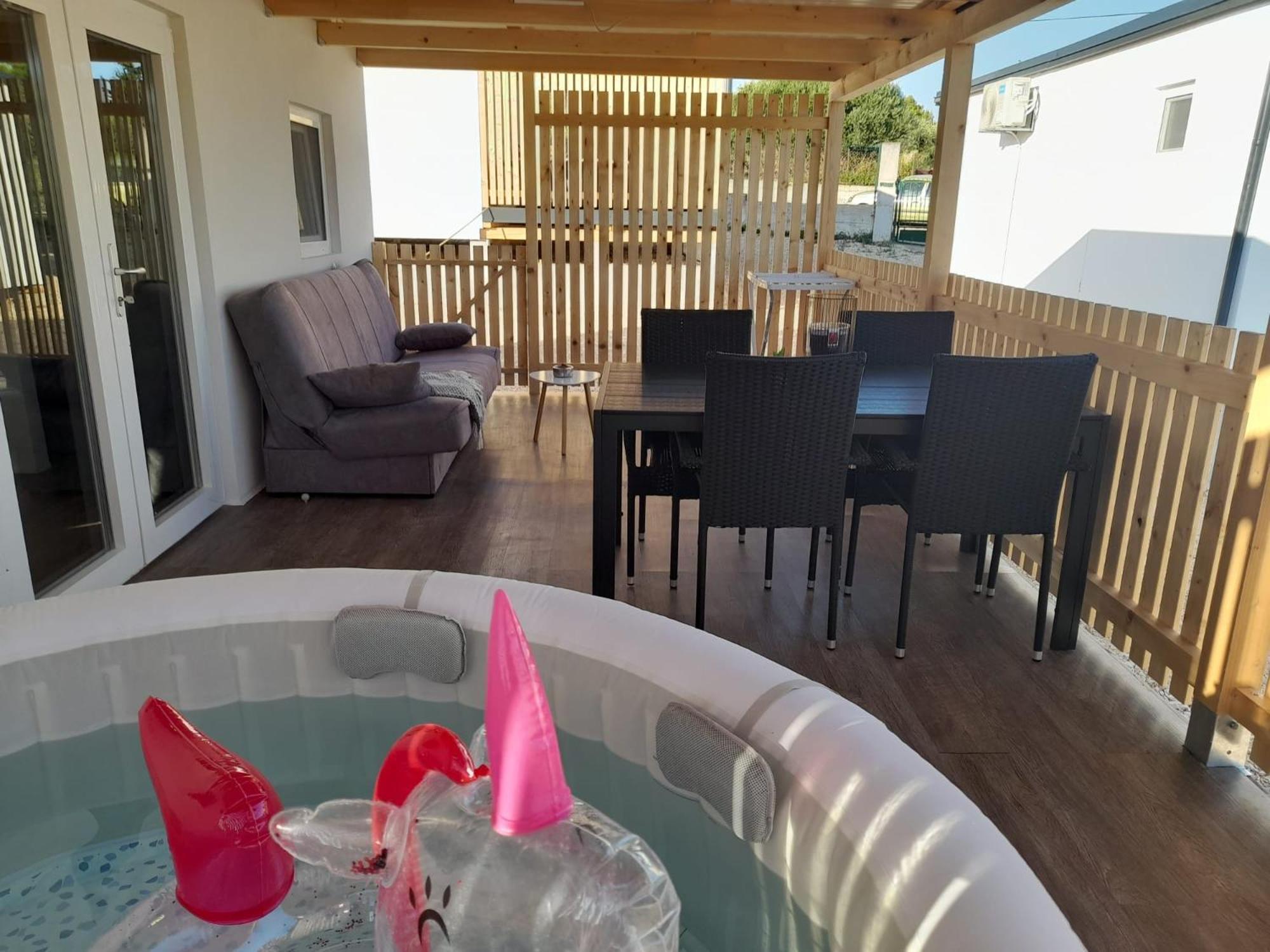 Tiny House Lily With Jacuzzi Apartment Sveti Filip i Jakov Exterior foto