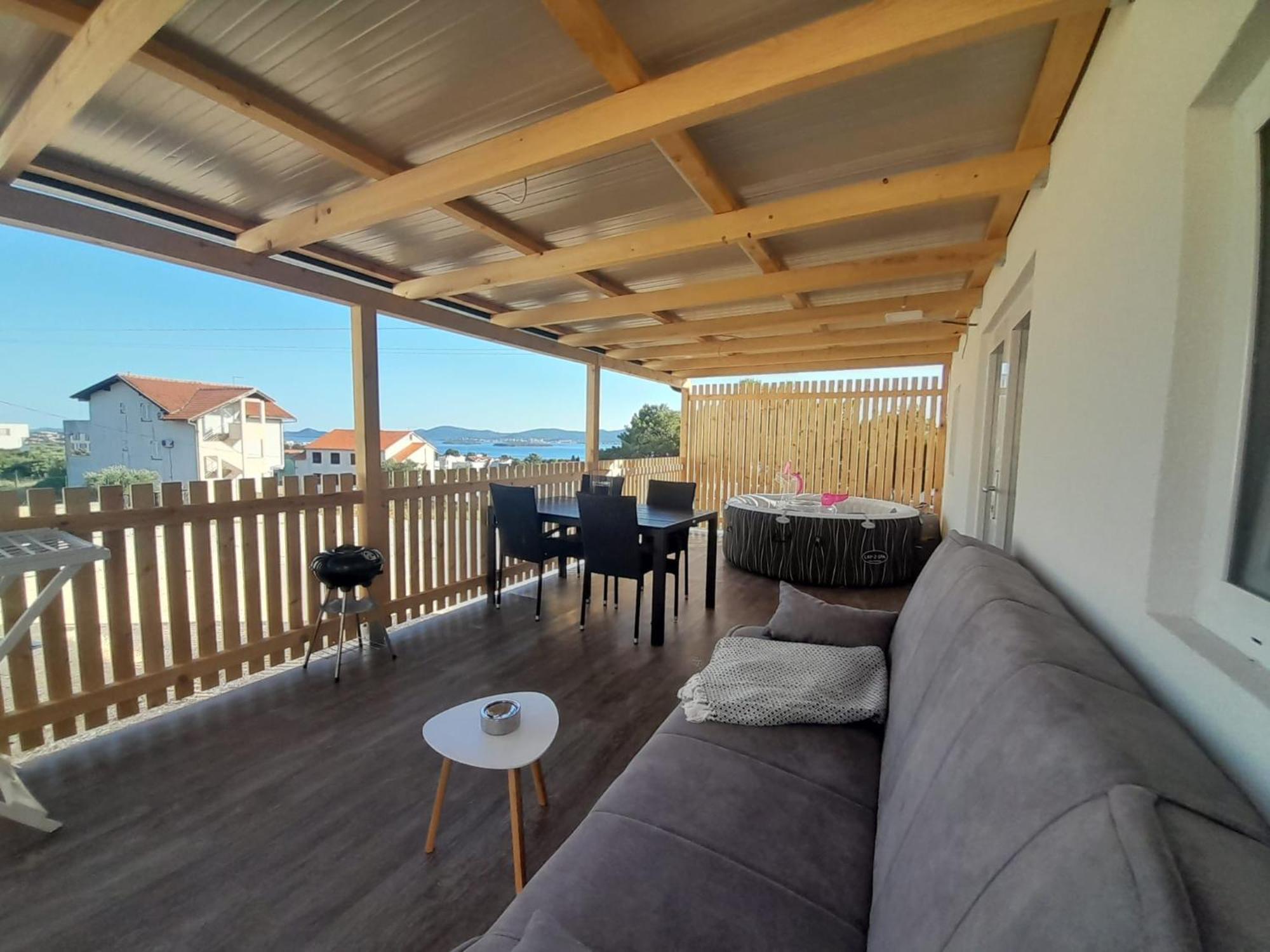 Tiny House Lily With Jacuzzi Apartment Sveti Filip i Jakov Exterior foto