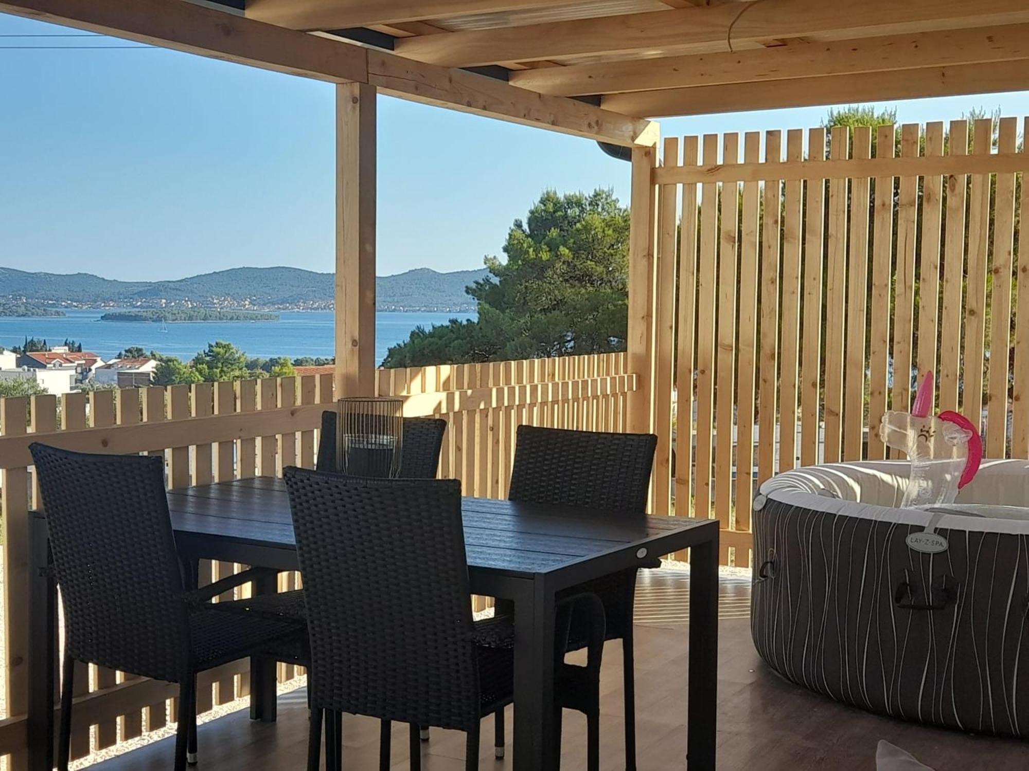 Tiny House Lily With Jacuzzi Apartment Sveti Filip i Jakov Exterior foto