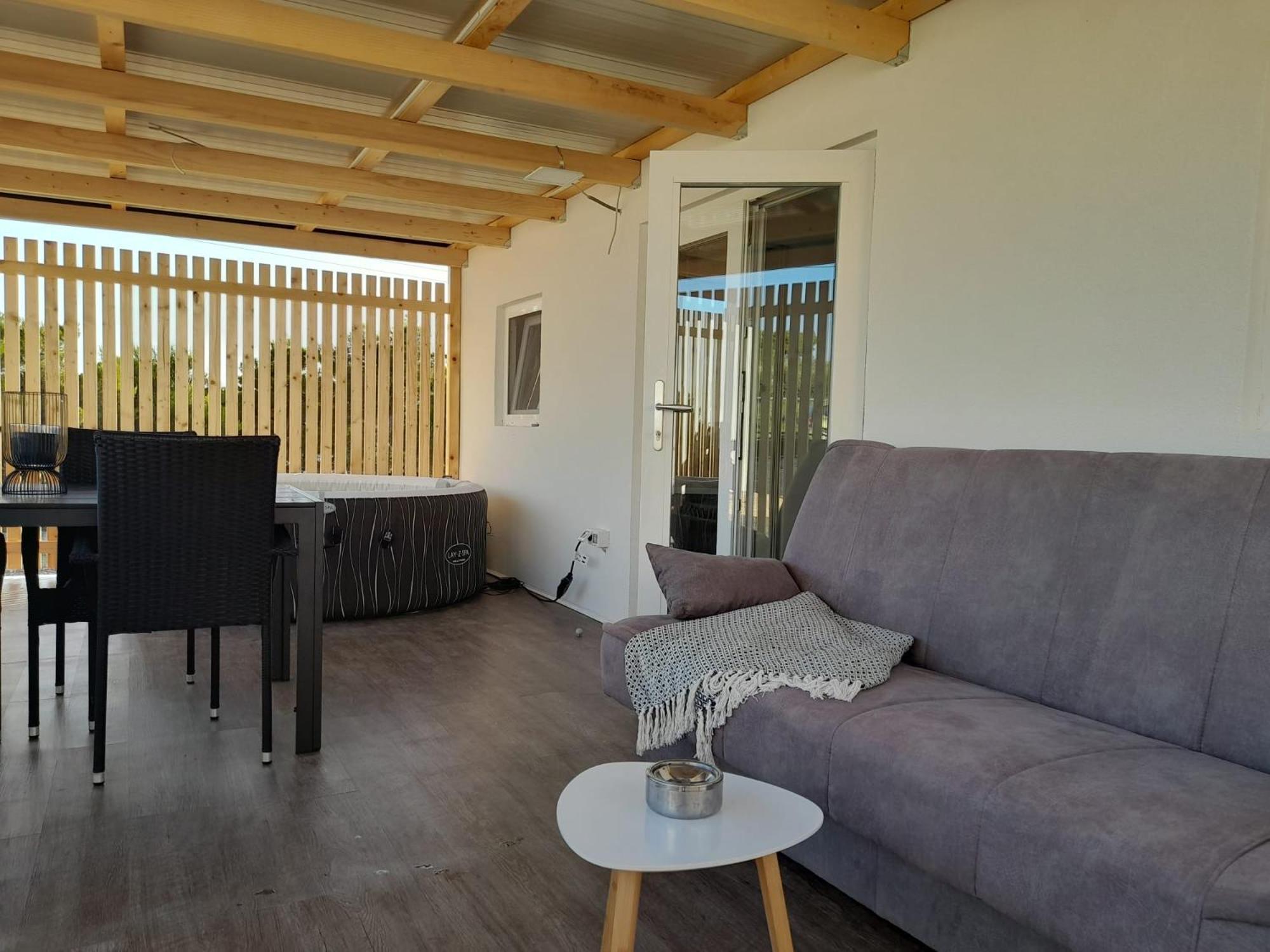 Tiny House Lily With Jacuzzi Apartment Sveti Filip i Jakov Exterior foto
